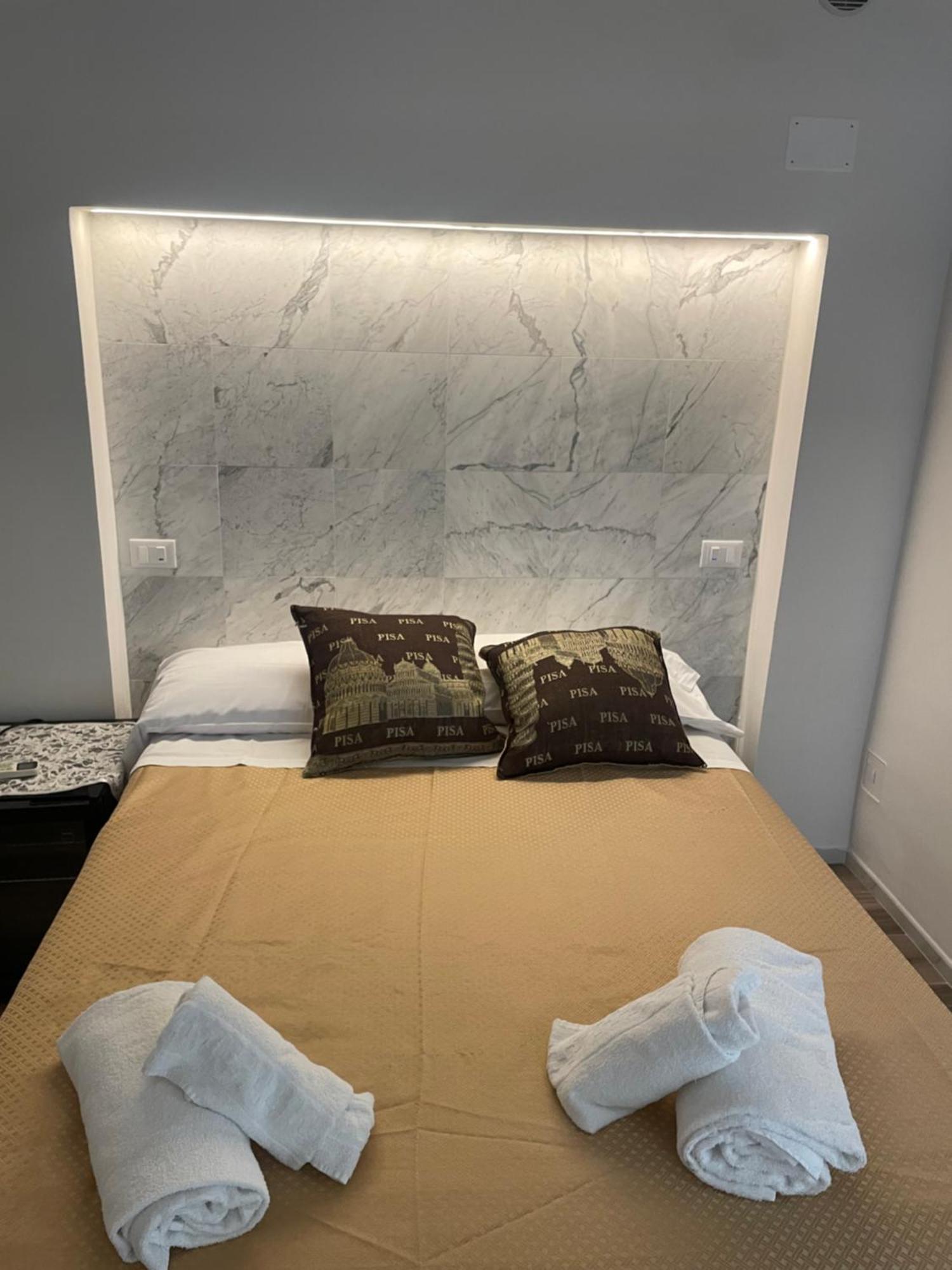 Colombo Street Station Bed & Breakfast ปิซา ภายนอก รูปภาพ